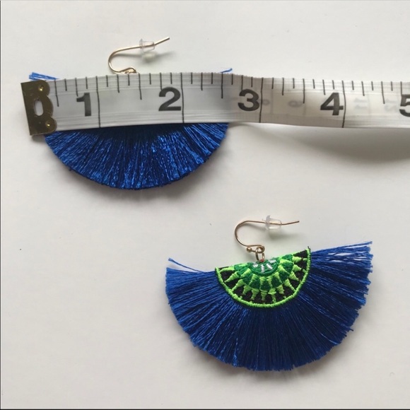 Stella & Ruby Fan Out Earrings - Picture 3 of 4